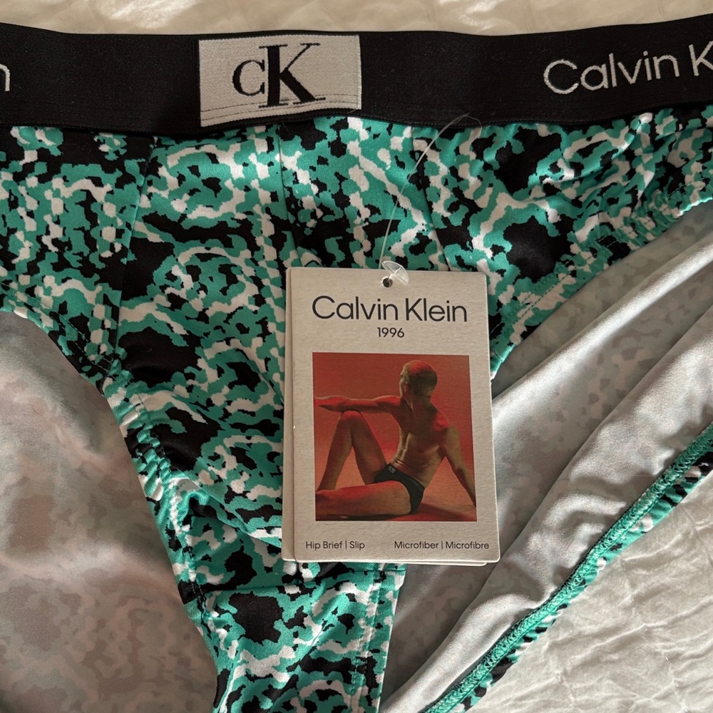 Calvin Klein‎ Patterned Hip Briefs in Teal and Black